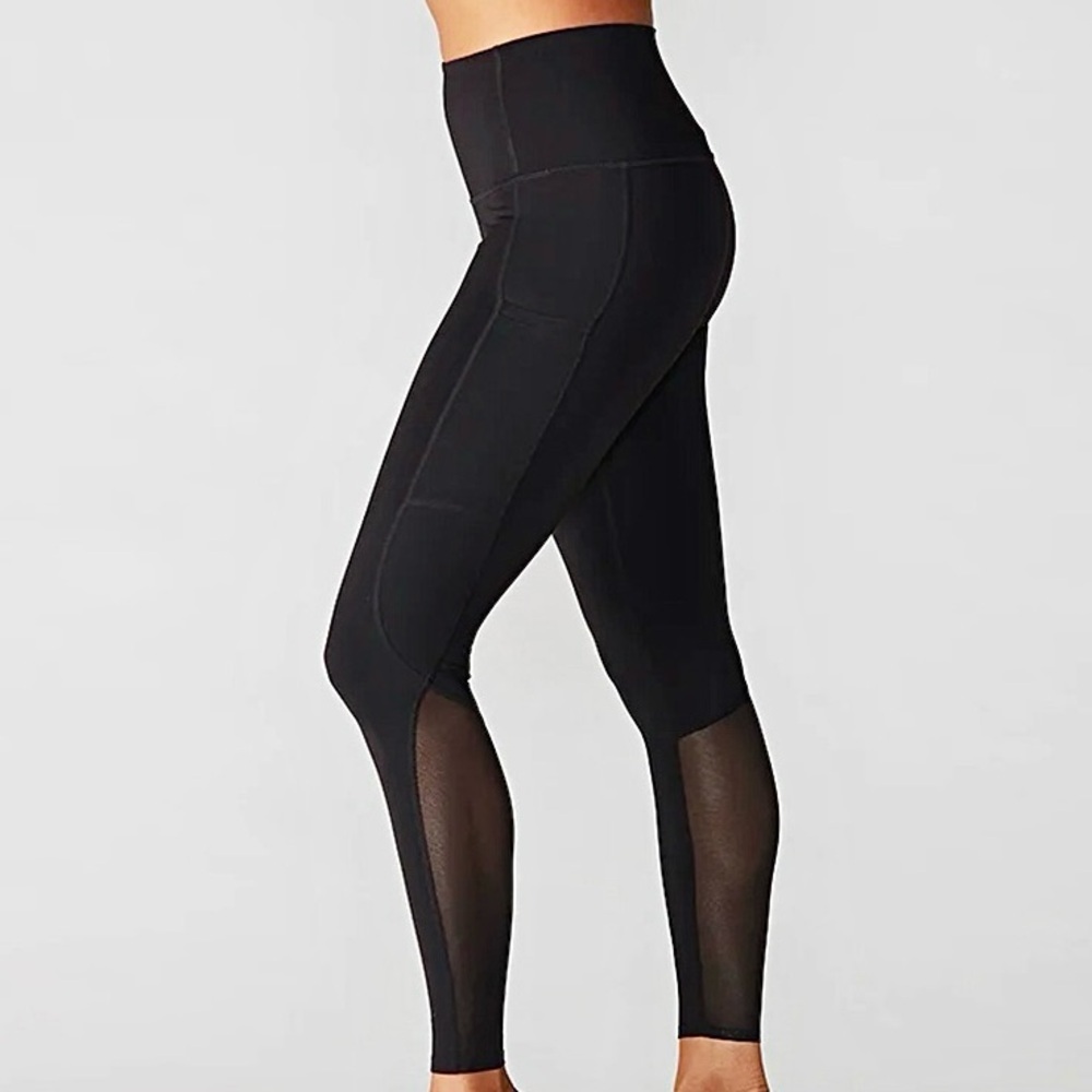 NWT Tavi Stash & Dash 7/8 Leggings in Ebony Black Women’s Yoga Pant Leggings NEW